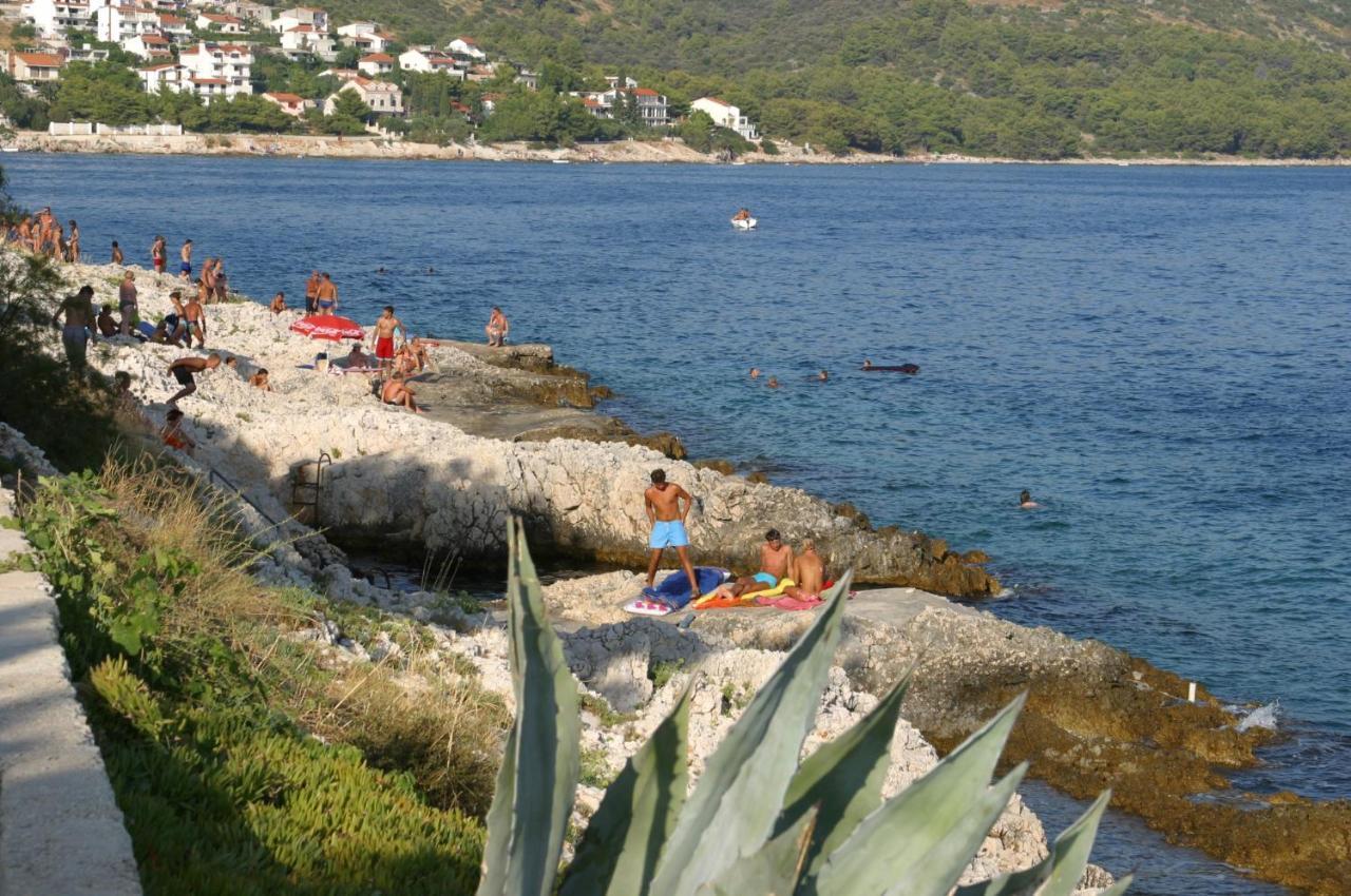Family Friendly Apartments With A Swimming Pool Businci, Ciovo - 11232 Trogir Dış mekan fotoğraf