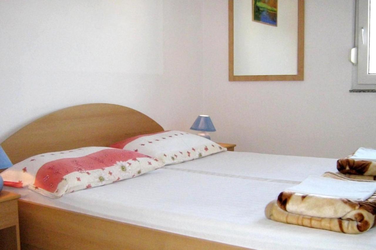 Family Friendly Apartments With A Swimming Pool Businci, Ciovo - 11232 Trogir Dış mekan fotoğraf