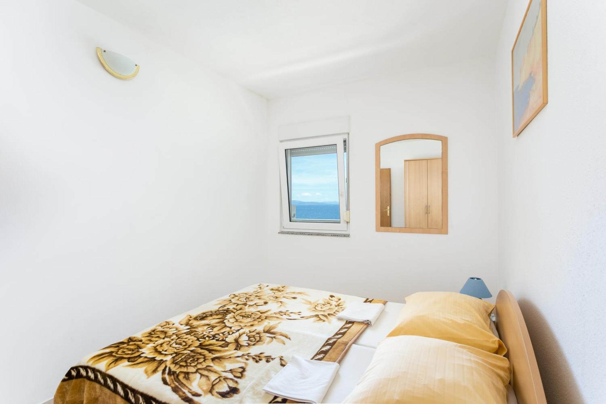 Family Friendly Apartments With A Swimming Pool Businci, Ciovo - 11232 Trogir Oda fotoğraf