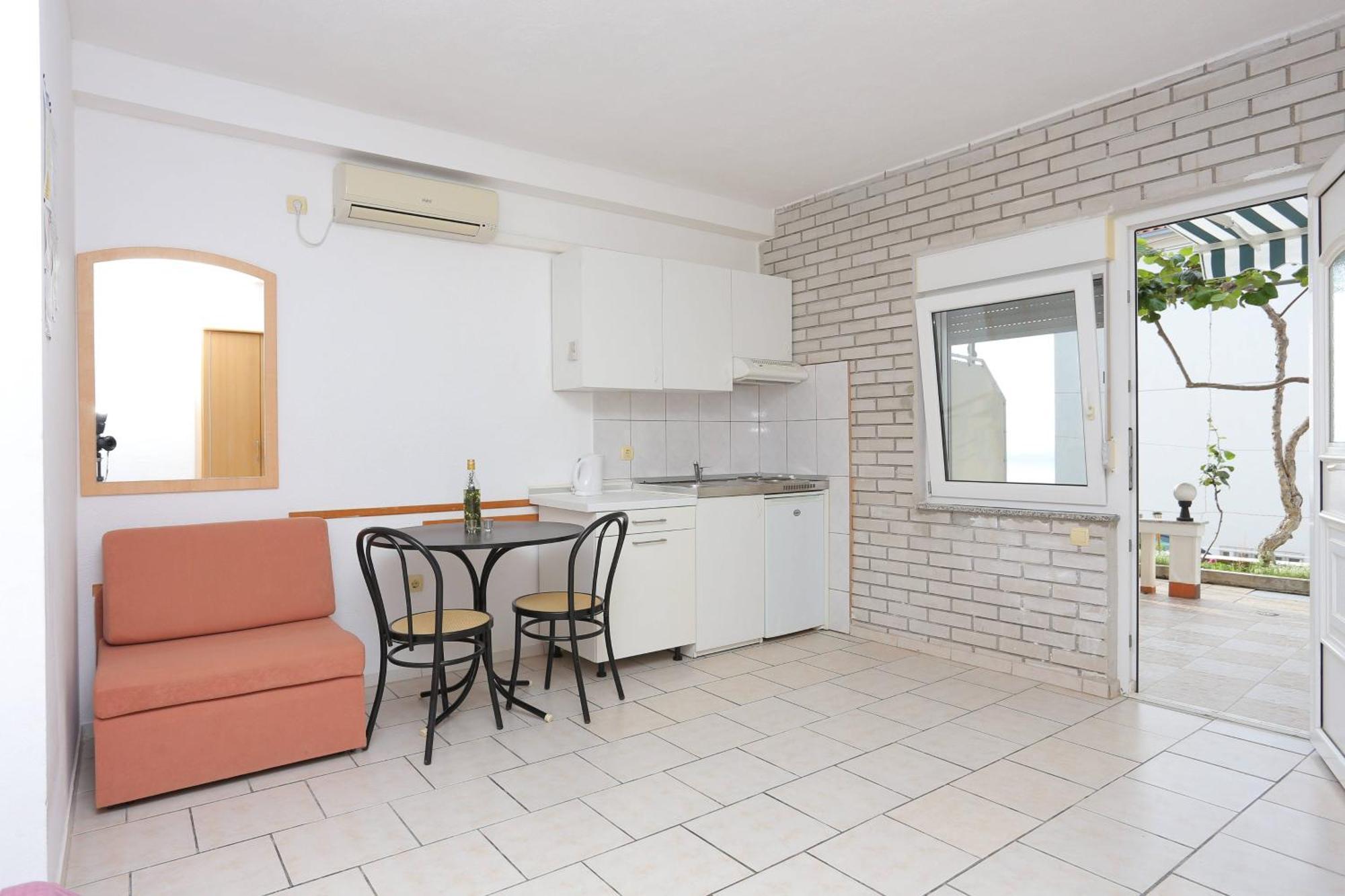 Family Friendly Apartments With A Swimming Pool Businci, Ciovo - 11232 Trogir Dış mekan fotoğraf