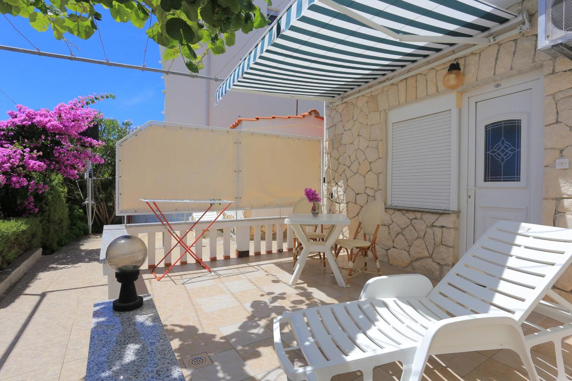 Family Friendly Apartments With A Swimming Pool Businci, Ciovo - 11232 Trogir Dış mekan fotoğraf