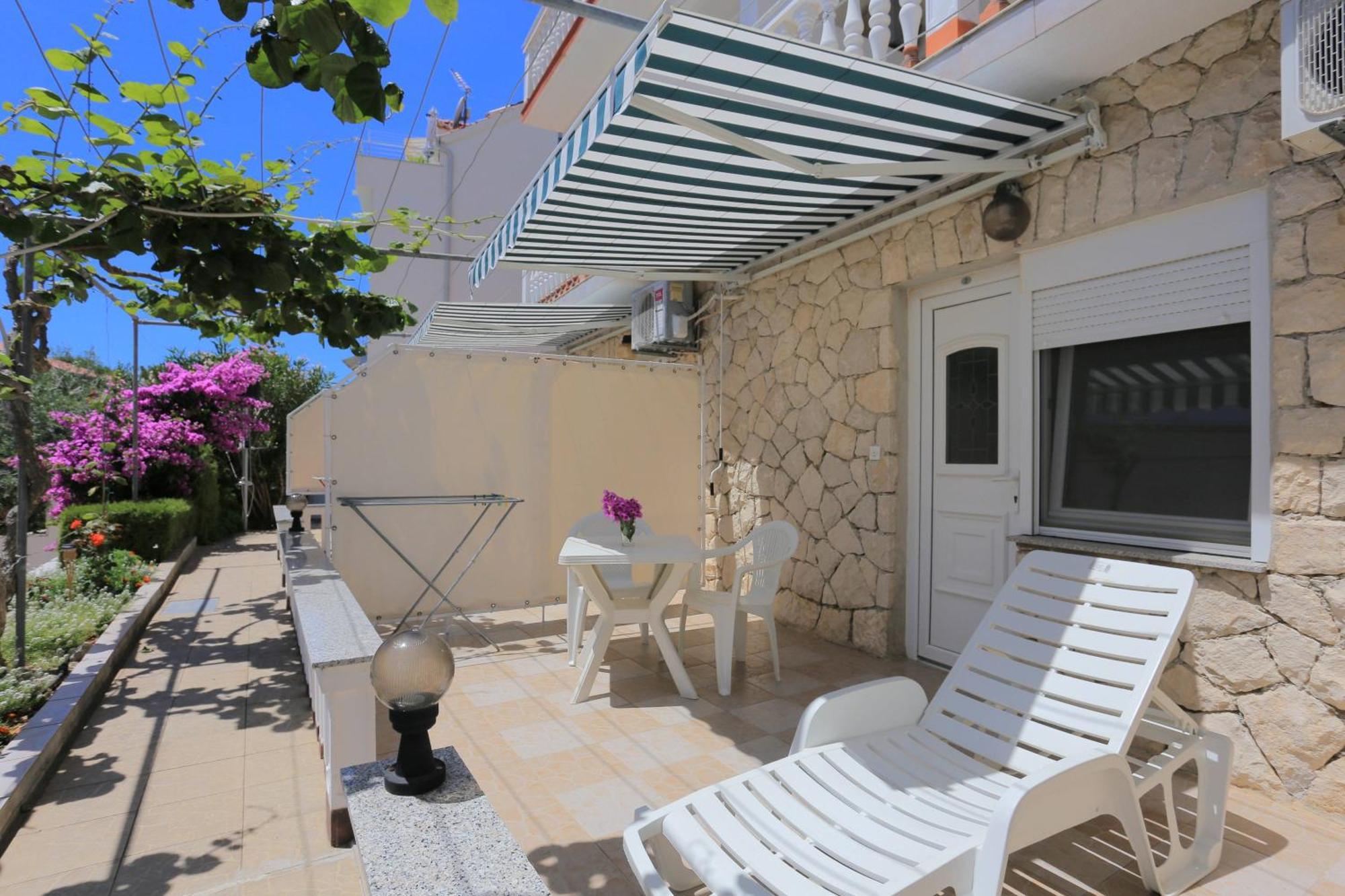 Family Friendly Apartments With A Swimming Pool Businci, Ciovo - 11232 Trogir Dış mekan fotoğraf