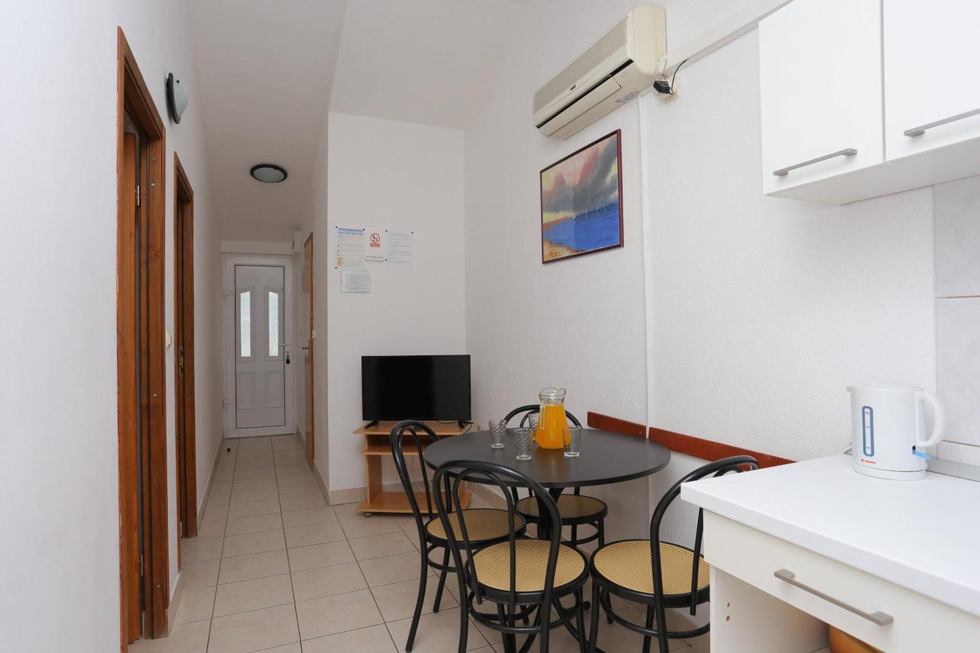 Family Friendly Apartments With A Swimming Pool Businci, Ciovo - 11232 Trogir Dış mekan fotoğraf