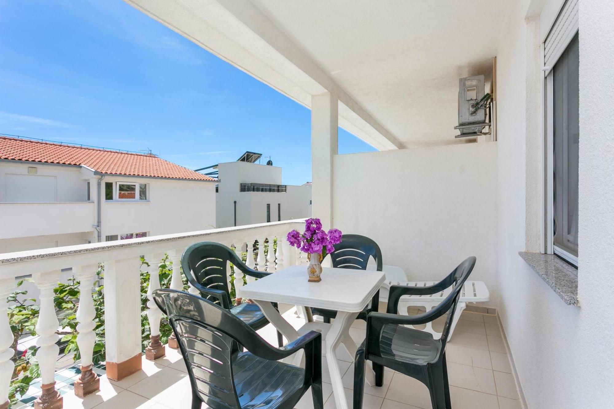 Family Friendly Apartments With A Swimming Pool Businci, Ciovo - 11232 Trogir Dış mekan fotoğraf