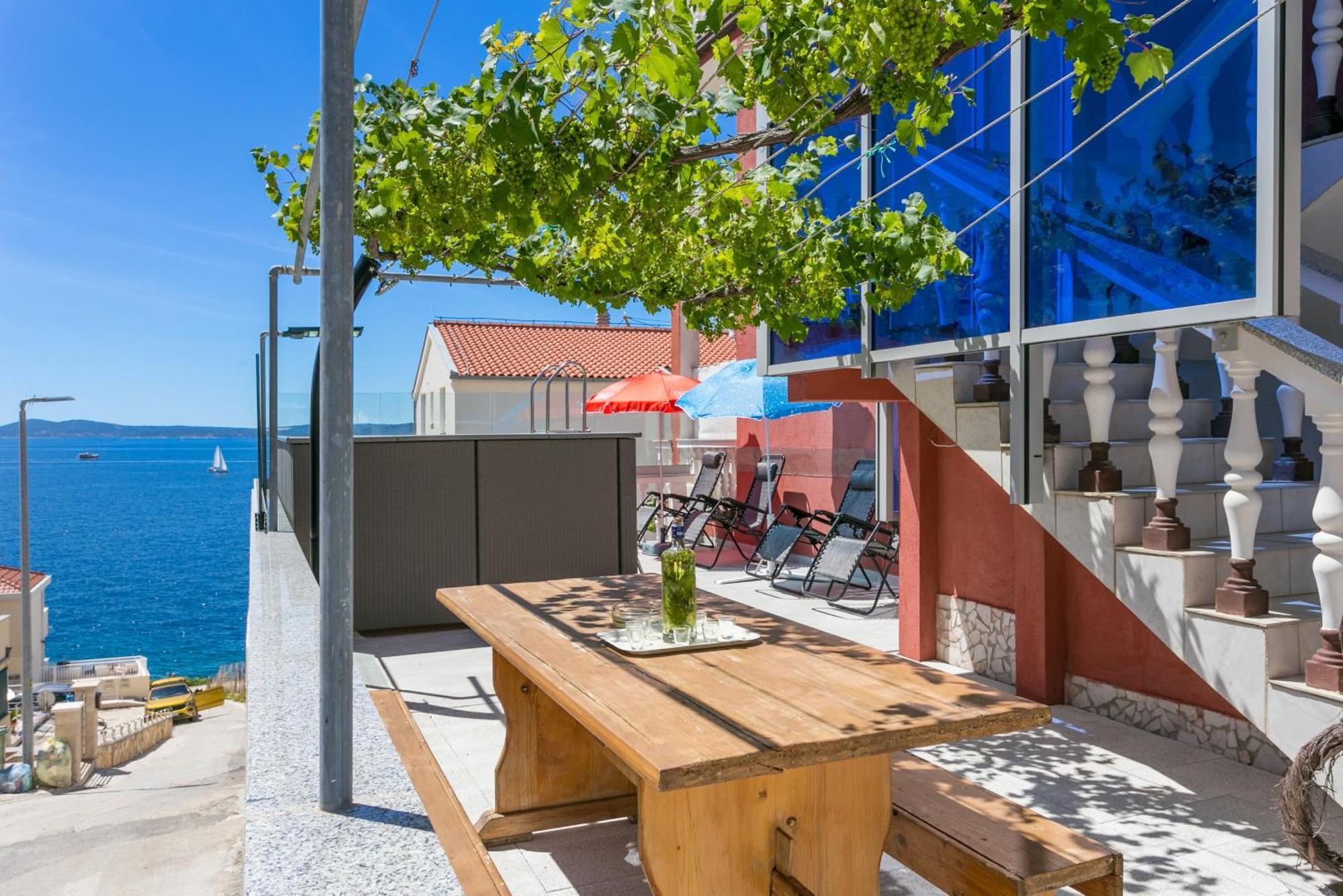 Family Friendly Apartments With A Swimming Pool Businci, Ciovo - 11232 Trogir Dış mekan fotoğraf